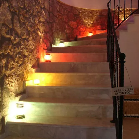 Penny Villa *