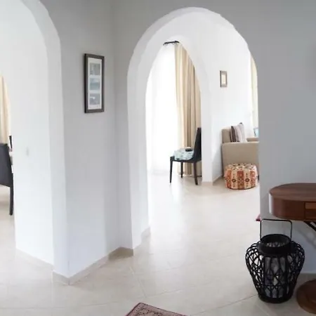 Penny Villa *